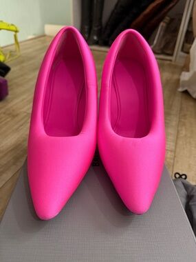 Balenciaga Women’s Pink Pointed-Toe Pumps